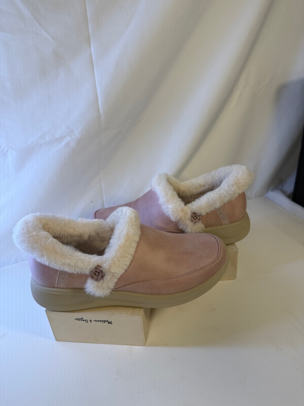 Skechers comfortable cozy slipper shoe in pink with white fur size 10 - Picture 14 of 16